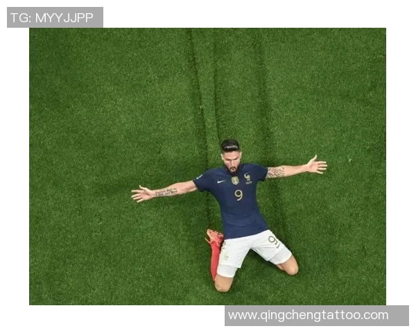 足球明星惊现跪滑视频引发热议网友纷纷点赞评论不断